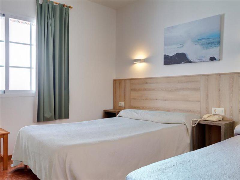 Duerming San Vicente Hotel 圣维森德马尔 外观 照片
